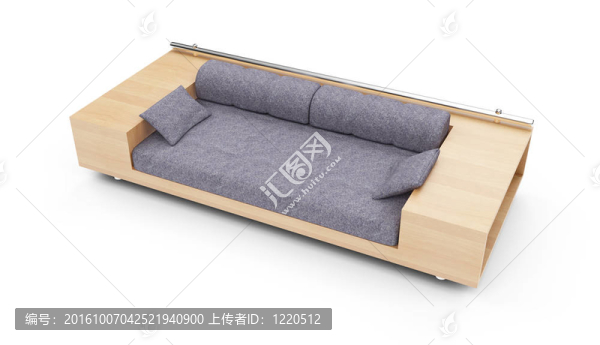 在白色沙發(fā)