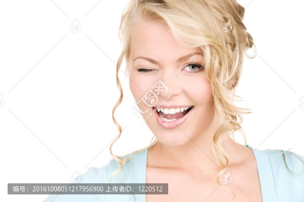 眨眼的女人