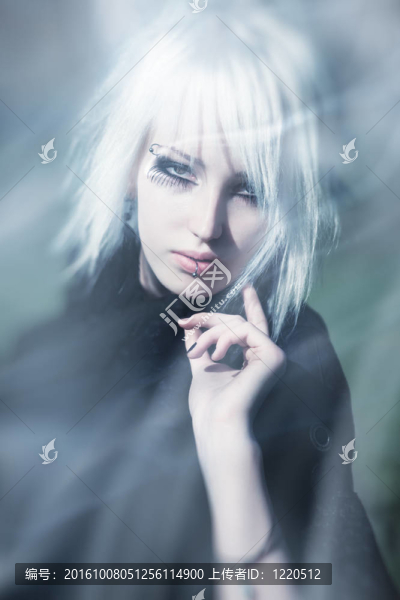 哥特女超現(xiàn)實的肖像