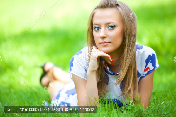 年輕的女人