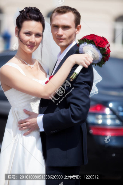年輕的新婚夫婦