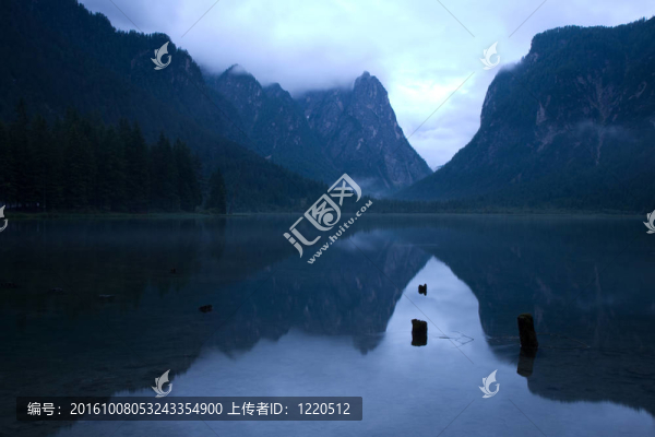 Lago,di多比亞科