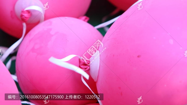 粉紅色乳膠氣球