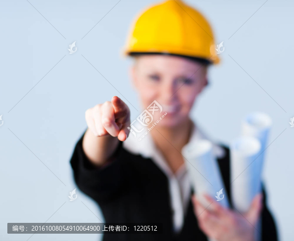 自信的女領(lǐng)班與重點研究對象