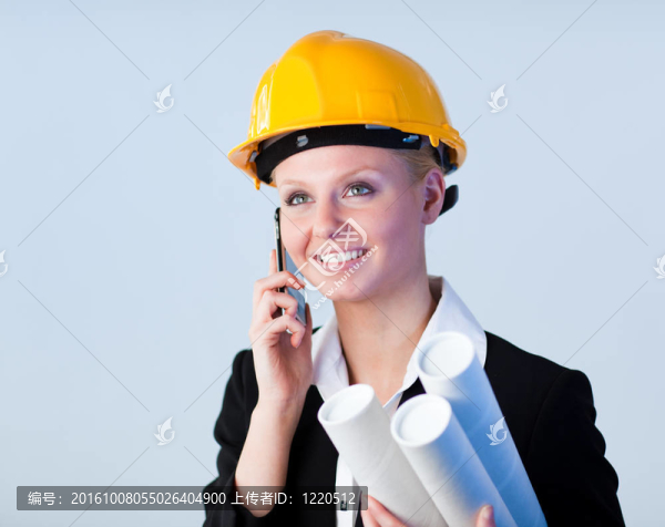 手機上的女工程師