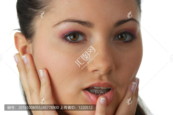 美麗的女孩與粉紅色化妝肖像