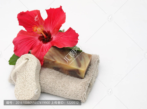 左側(cè)的水療產(chǎn)品