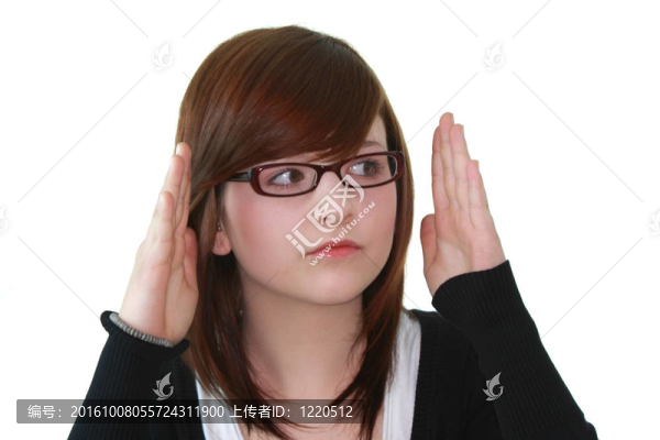 戴眼鏡的年輕女青年肖像
