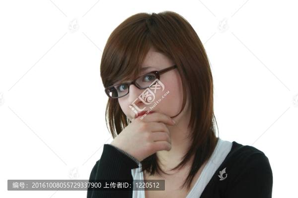戴眼鏡的年輕女青年肖像
