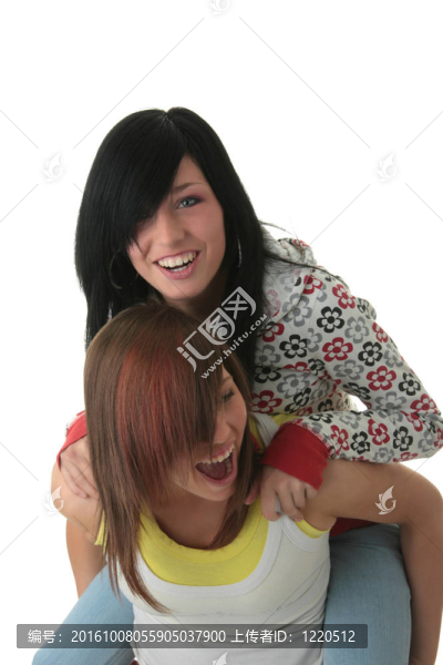 兩個(gè)時(shí)尚的十幾歲的女孩的工作室拍攝