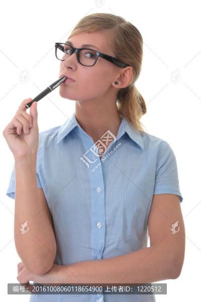 一位抱著筆的年輕女子的肖像