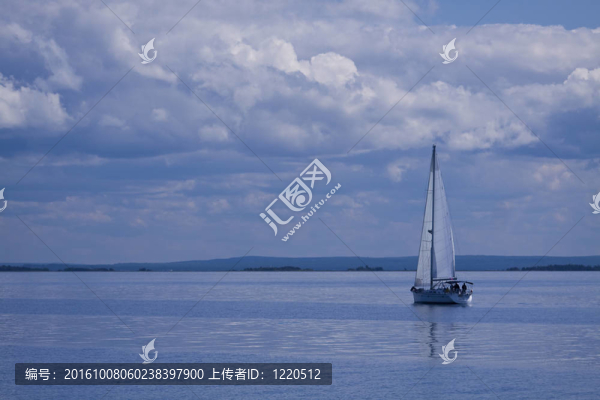 帆船在密歇根湖