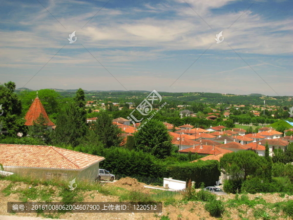 景觀；維倫紐夫河畔很多；Quercy