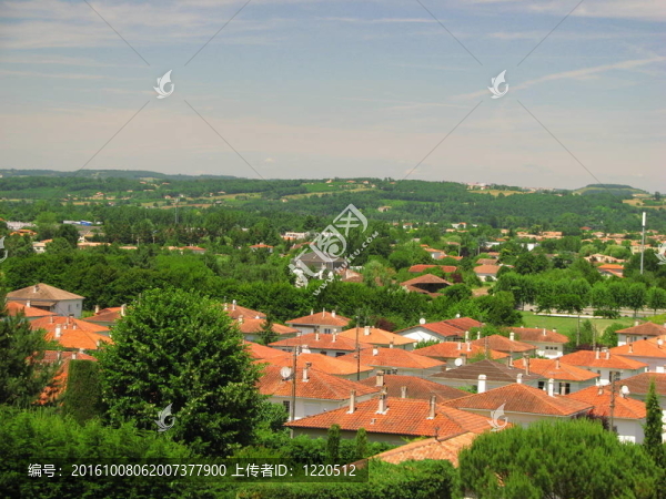 景觀；維倫紐夫河畔很多；Quercy
