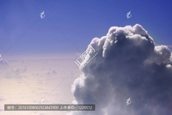 有云的天空