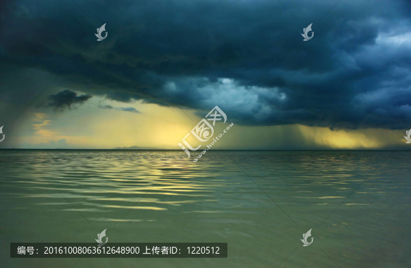 暴風(fēng)雨的天氣