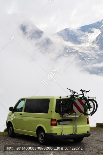 范與山地自行車