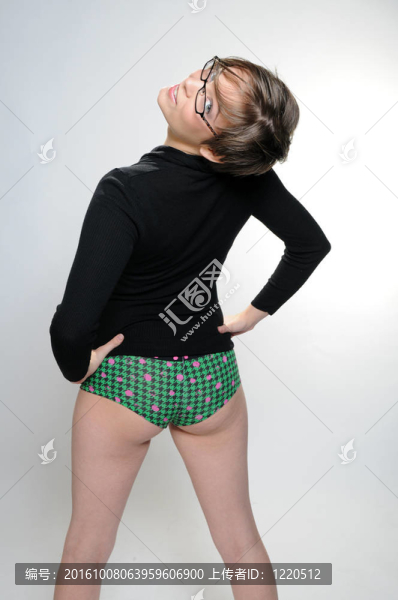 戴眼鏡的女孩