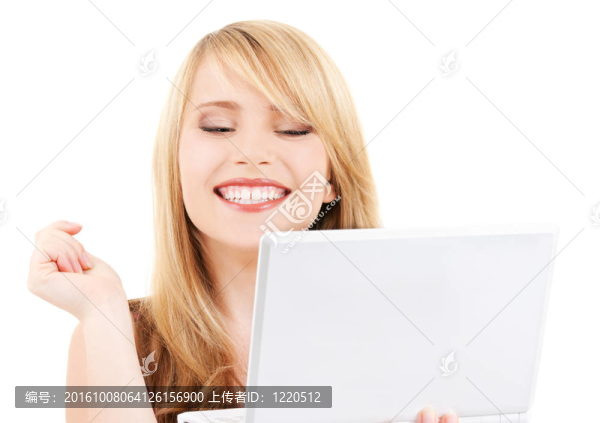 少女與筆記本電腦