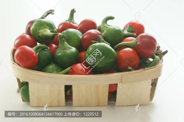 有機(jī)櫻桃辣椒是一個(gè)非常熱的香料
