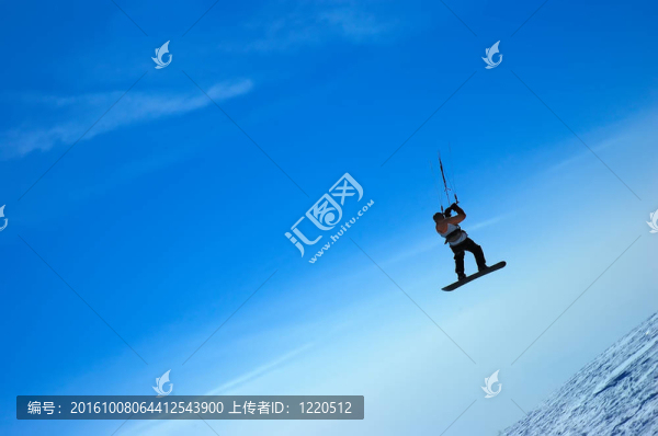 捕捉一些空氣kiteskiing