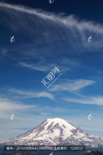 雷尼爾山和云