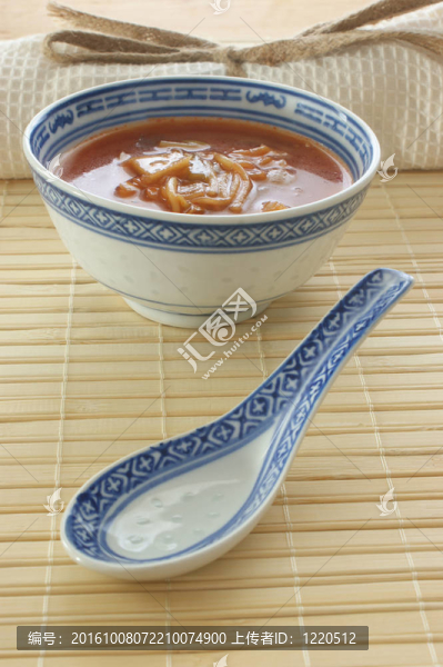 亞洲蔬菜湯配新鮮有機蔬菜
