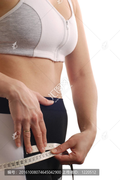 女人測(cè)量腰圍細(xì)節(jié)-分離