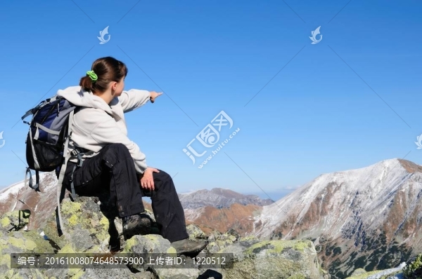 放松徒步旅行-看山上