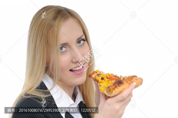 商務女人吃白色的比薩餅