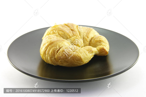在一個黑色的板牛角包