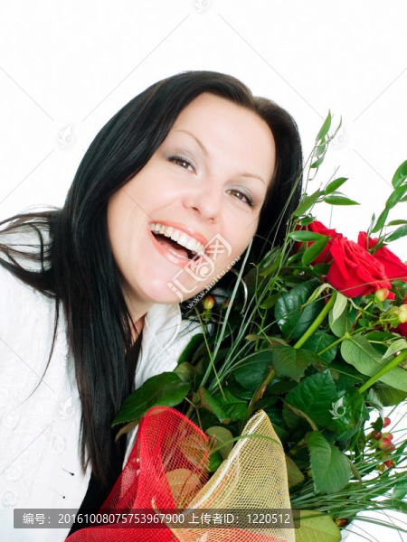 微笑的黑發(fā)女人的花束