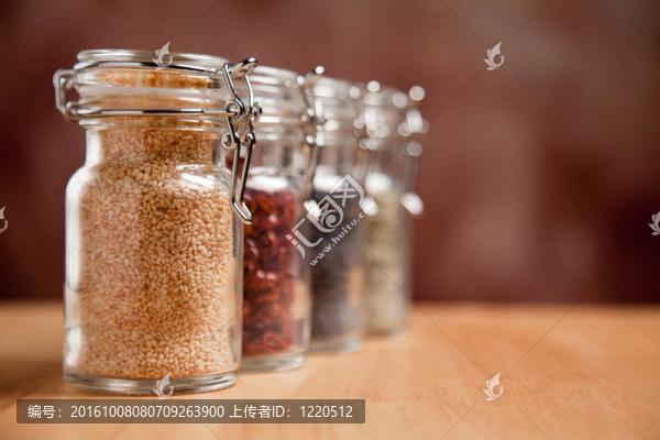 各種香料瓶