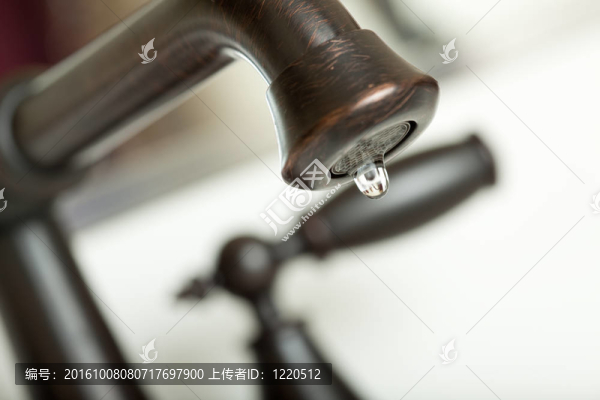 龍頭水滴水