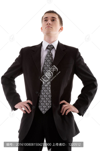 穿白衣服的男人