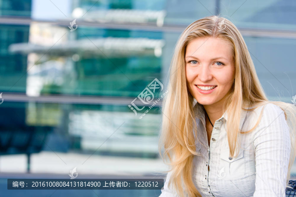 迷人的金發(fā)女人