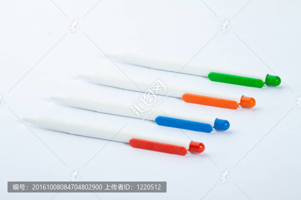 四彩色筆。