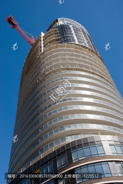 一個(gè)橢圓形的高層建筑工地