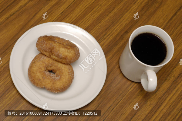 咖啡和甜甜圈