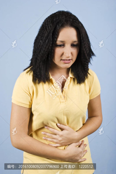 胃疼痛青年女性