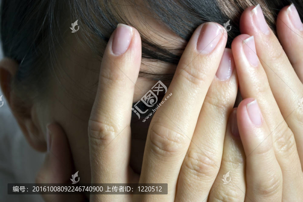 悲傷的女人