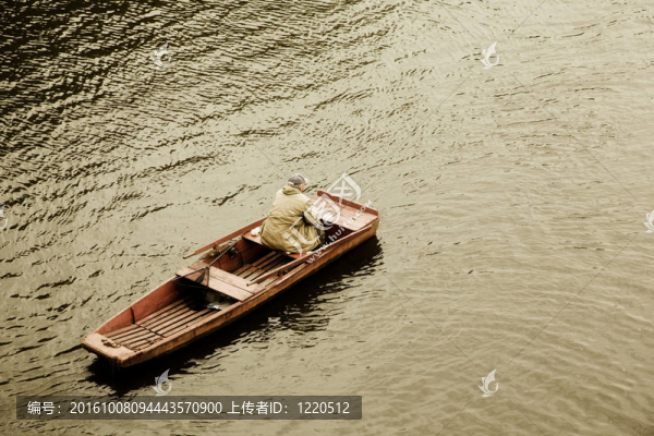 漁夫在河