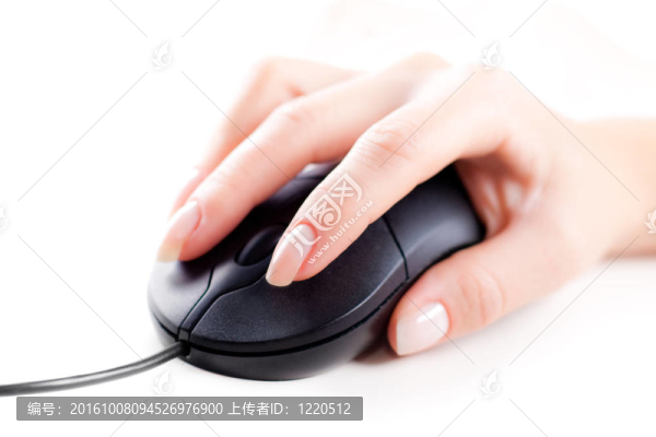 女性手上的電腦鼠標
