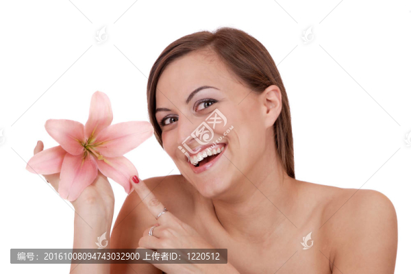 美麗的女人與花孤立的白色