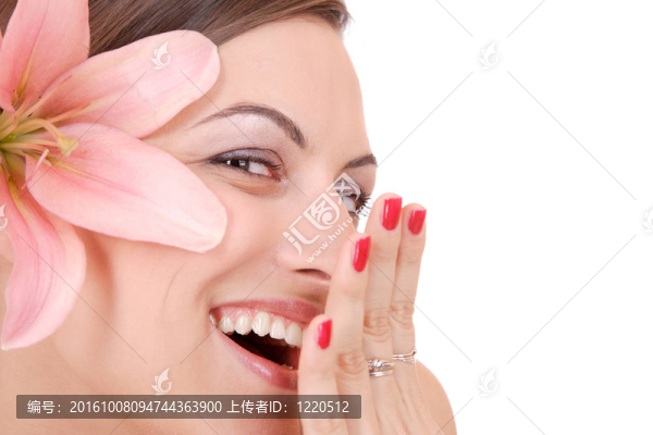 美麗的女人與花孤立的白色