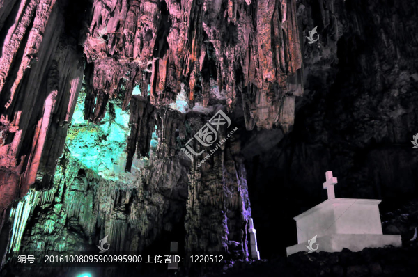 令人印象深刻的melidoni洞在克里特島；希臘