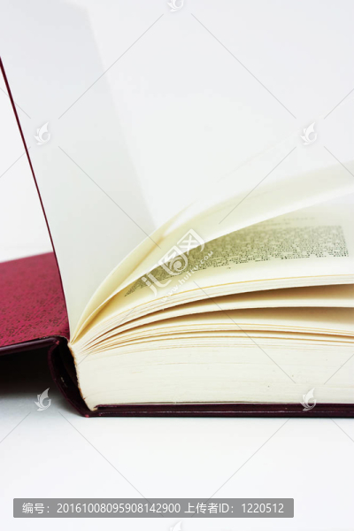 近距離的一本書