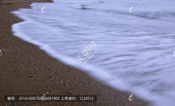 岸邊的波浪