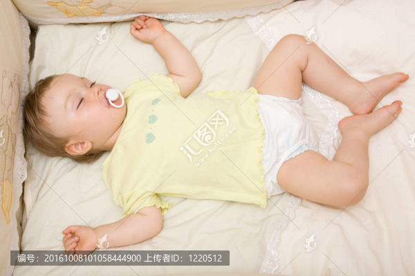 熟睡的嬰兒