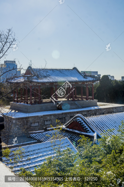 雪后岱廟古建筑